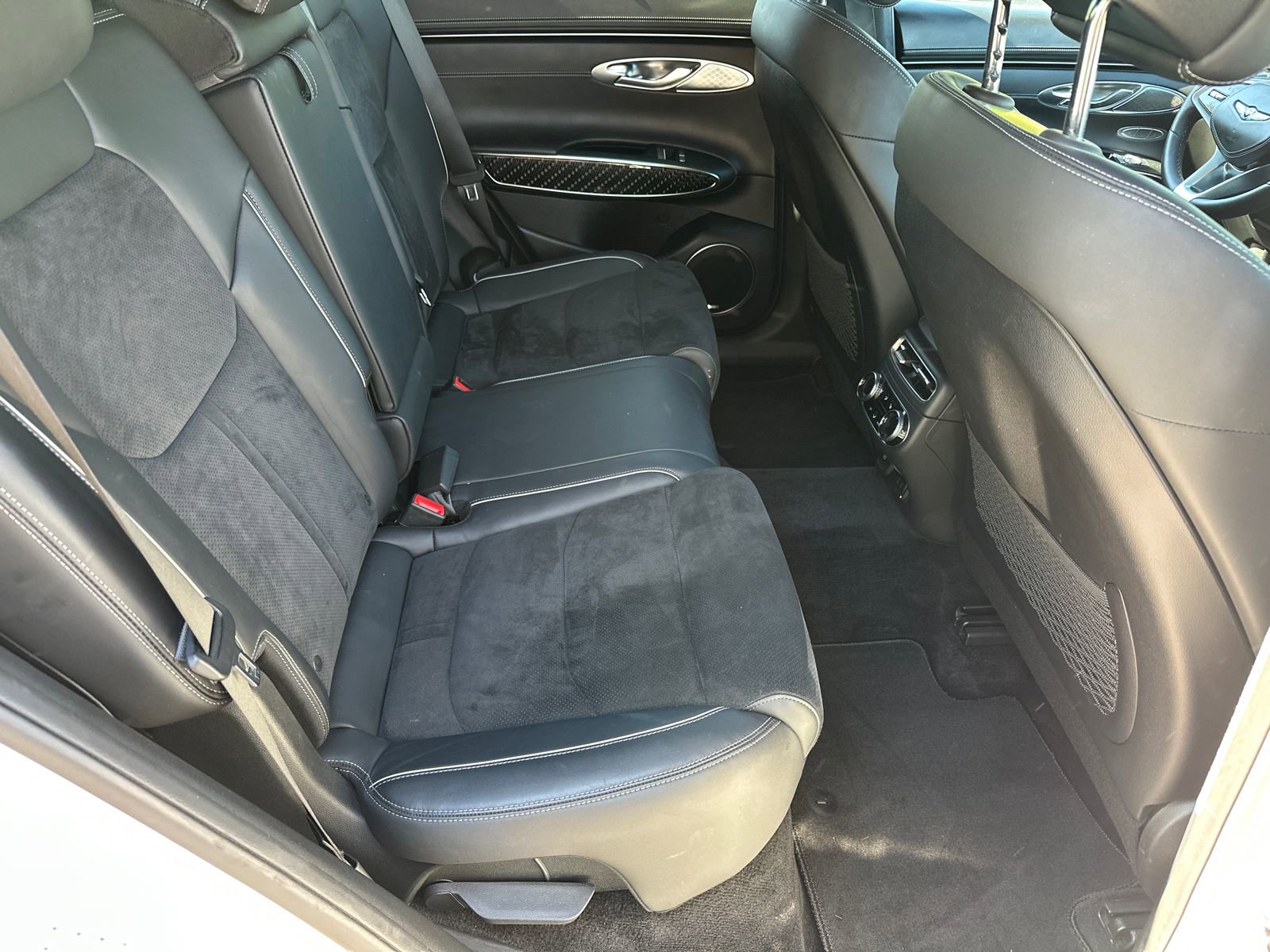 Used 2022 Genesis GV70 3.5T Sport w/ Sport Prestige Package AWD/4WD image 13