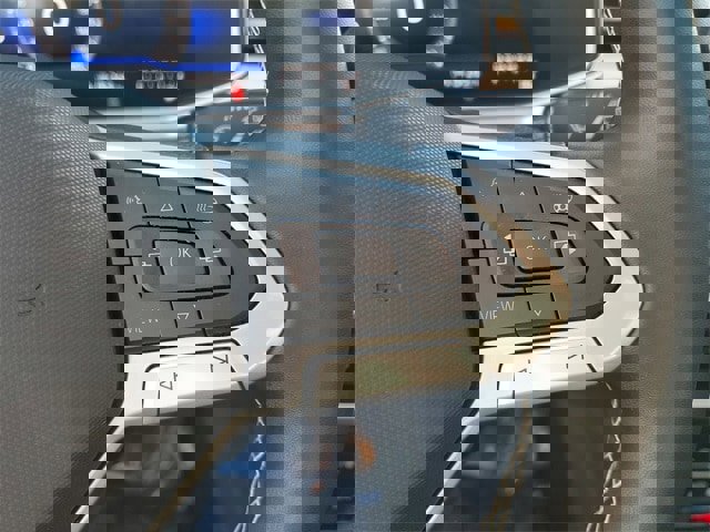 Certified 2025 Volkswagen Taos SE w/ Panoramic Sunroof Package image 21