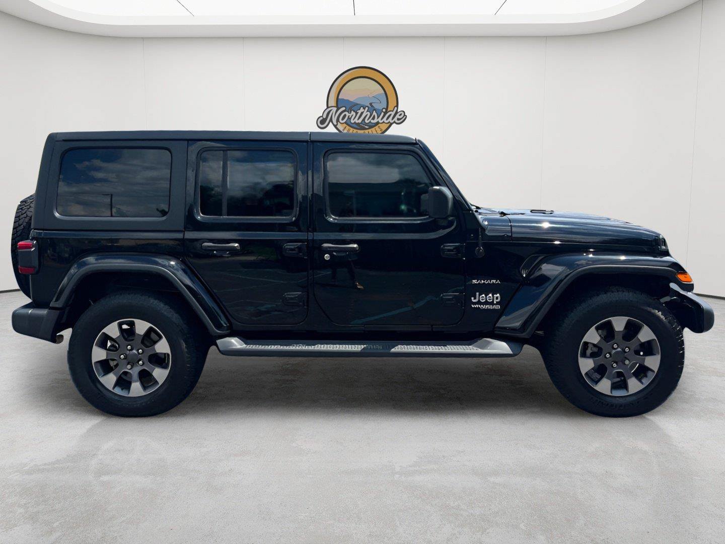 Used 2020 Jeep Wrangler Unlimited Sahara w/ Dual Top Group AWD/4WD image 22