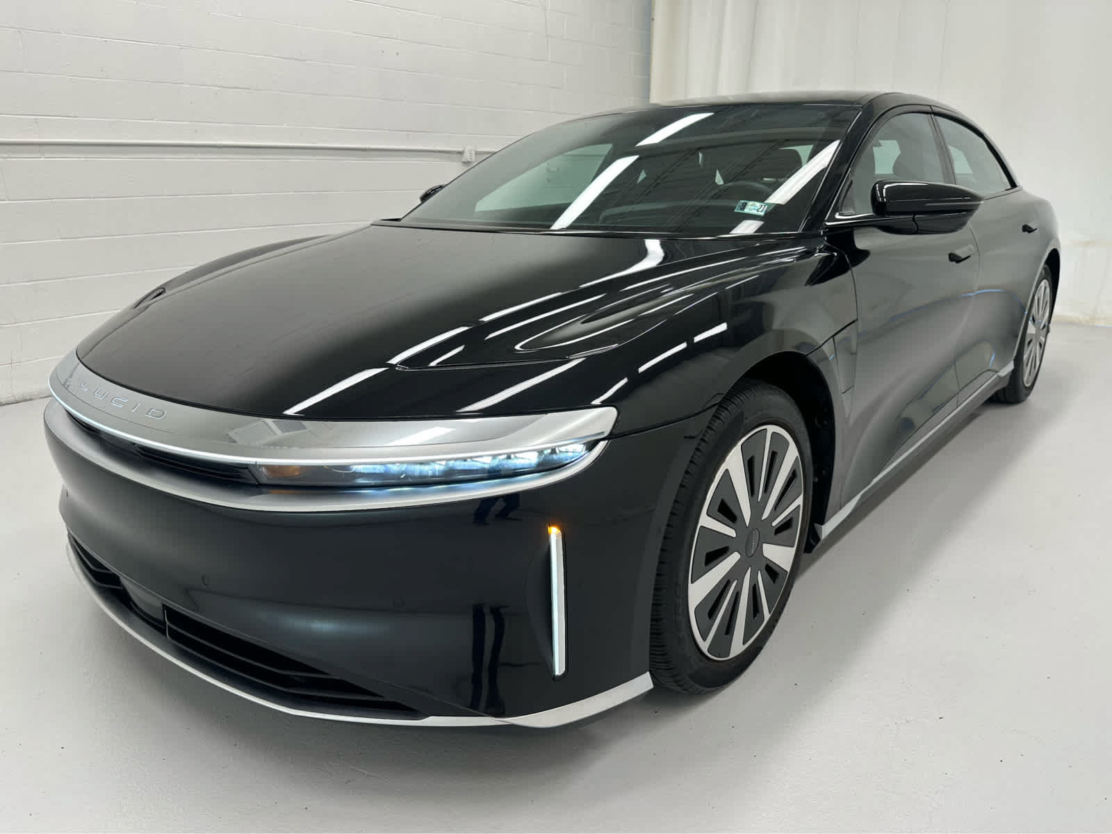 Used 2025 Lucid Air Touring AWD/4WD image 4