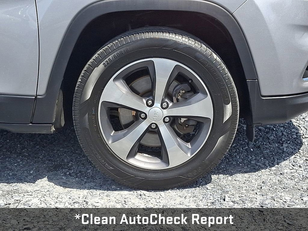 Used 2019 Jeep Cherokee Limited AWD/4WD image 10
