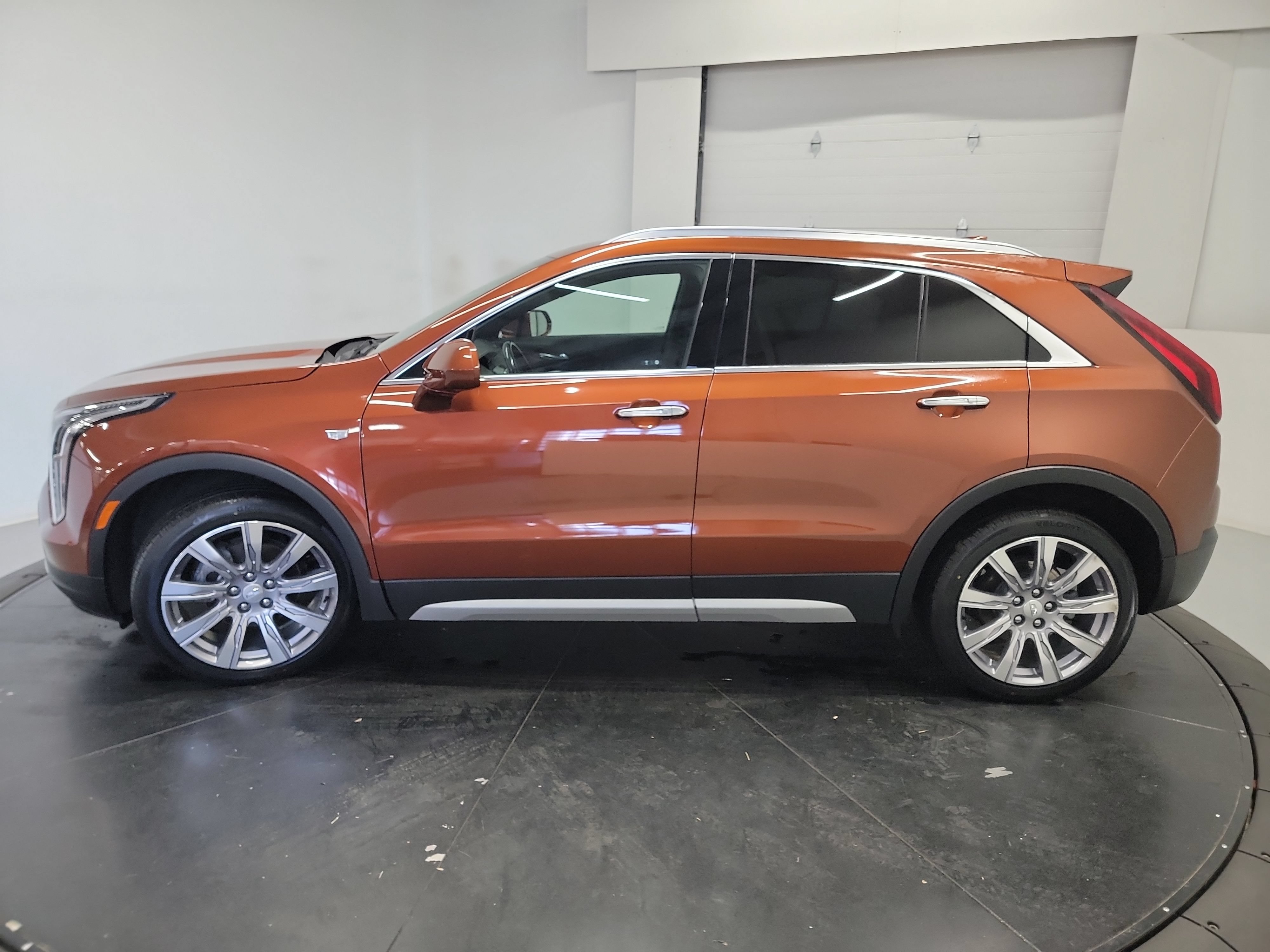 Used 2019 Cadillac XT4 Premium Luxury AWD/4WD image 4
