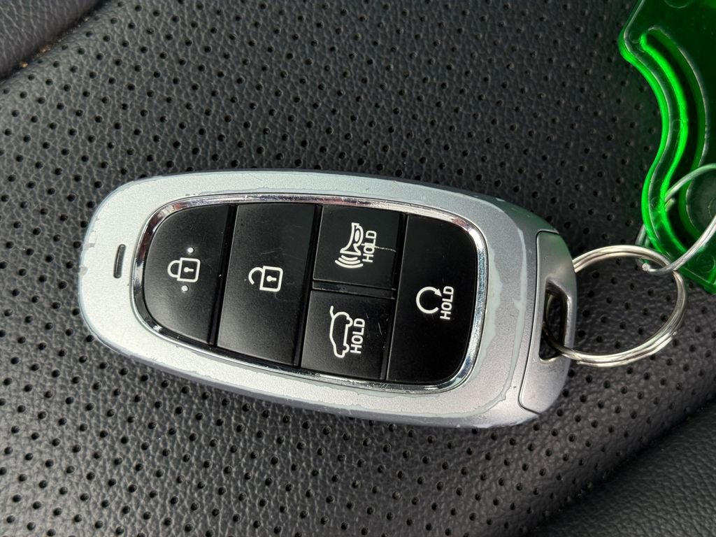 Used 2023 Hyundai Santa Fe SEL w/ Premium Package image 35