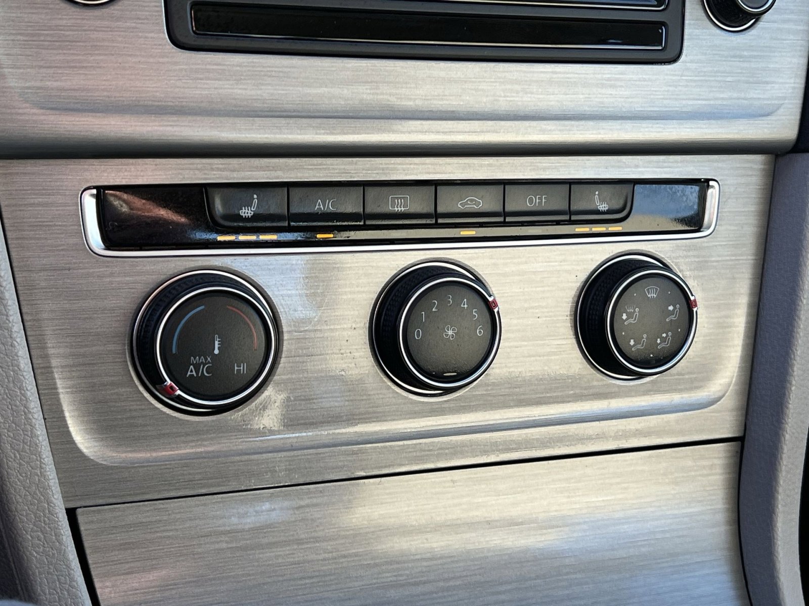 Used 2015 Volkswagen Golf S image 20