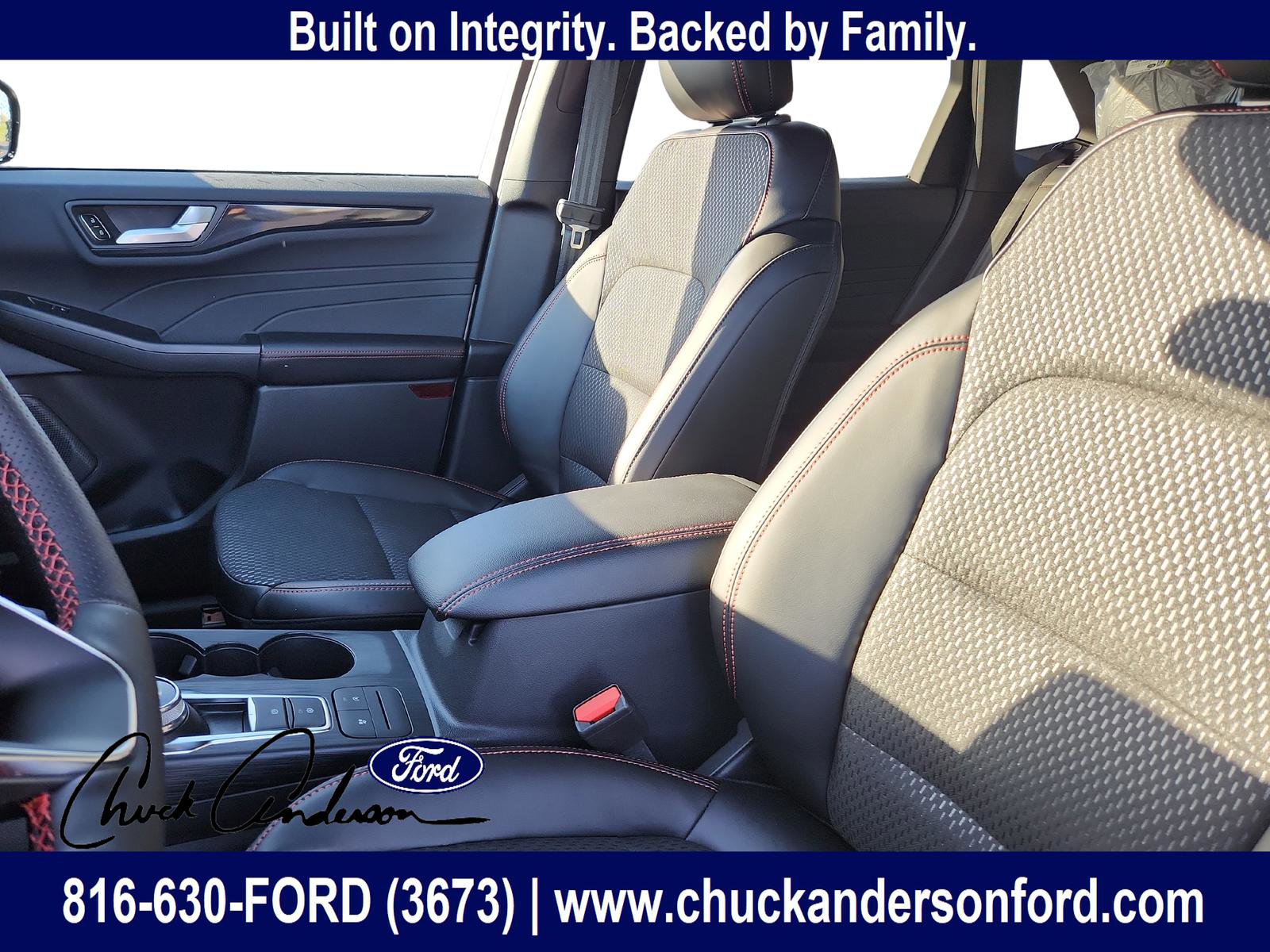 New 2026 Ford Escape ST-Line w/ Cold Weather Package AWD/4WD image 12