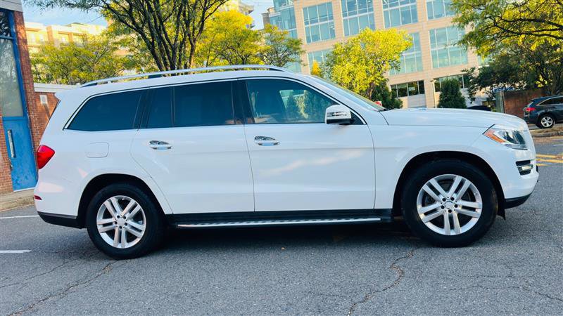 Used 2016 Mercedes-Benz GL 450 4MATIC w/ Premium I Package image 5