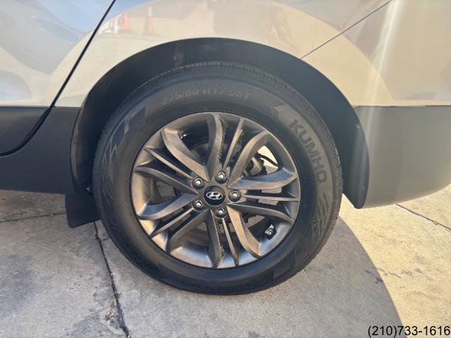 Used 2015 Hyundai Tucson SE image 30