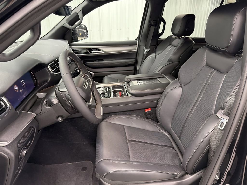 New 2026 Jeep Grand Wagoneer L Limited AWD/4WD image 19