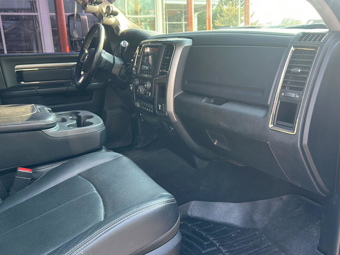 Used 2018 RAM 3500 Laramie w/ Sport Appearance Group AWD/4WD image 9