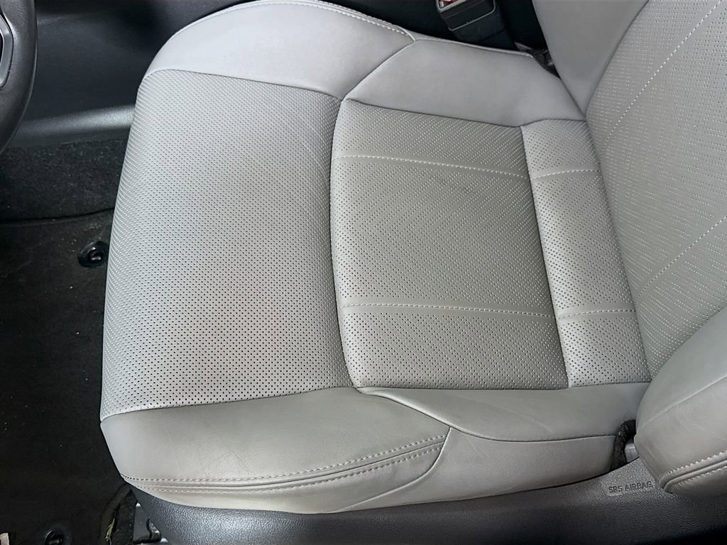 Certified 2023 Toyota Venza Limited AWD/4WD image 17