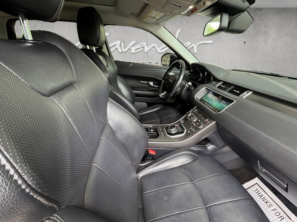 Used 2019 Land Rover Range Rover Evoque SE Premium AWD/4WD image 29