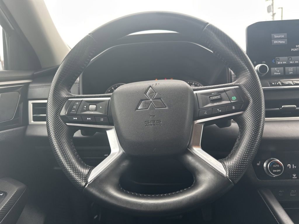 Used 2024 Mitsubishi Outlander SE Black Edition image 20