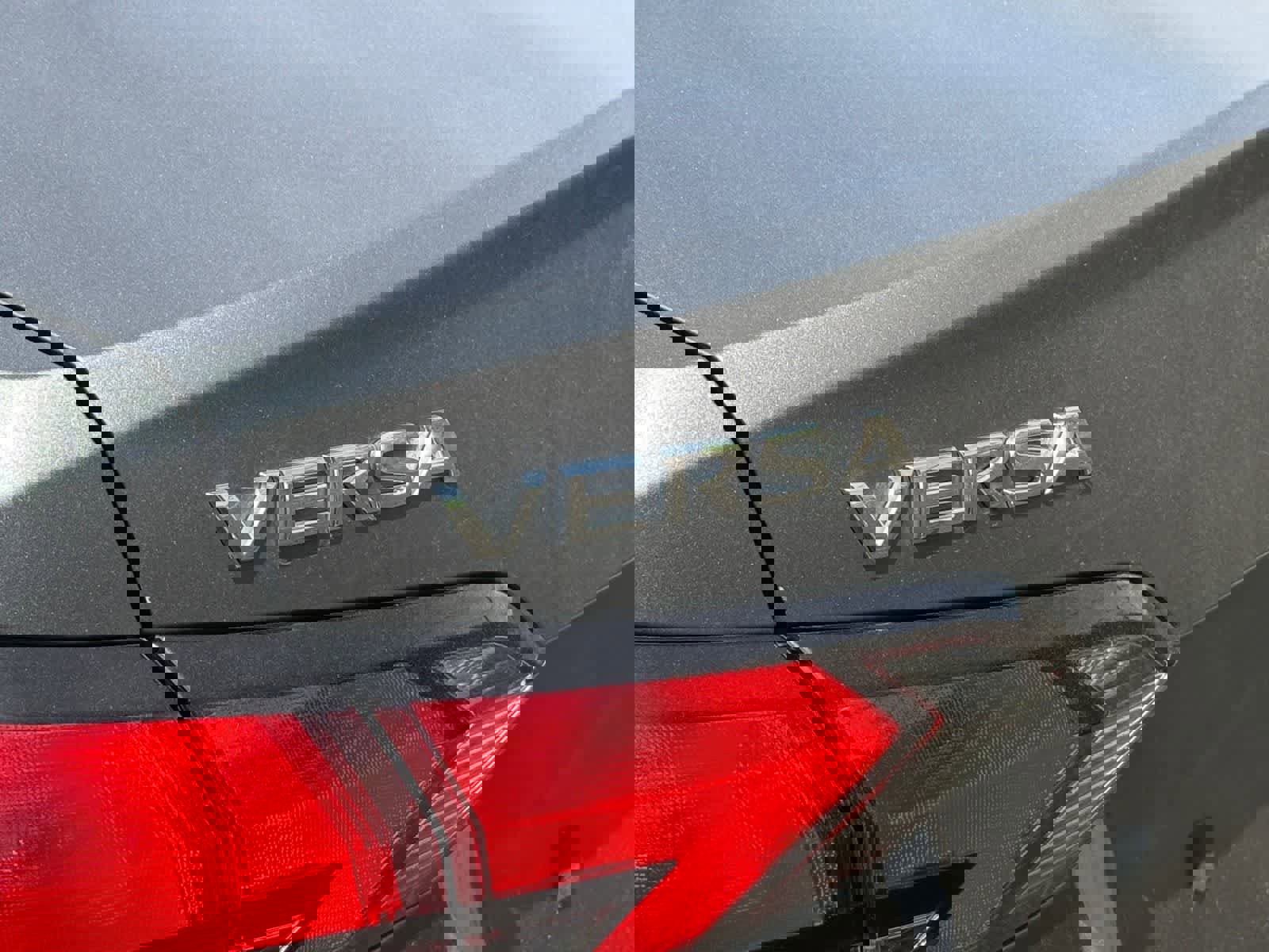 Used 2021 Nissan Versa SV image 14