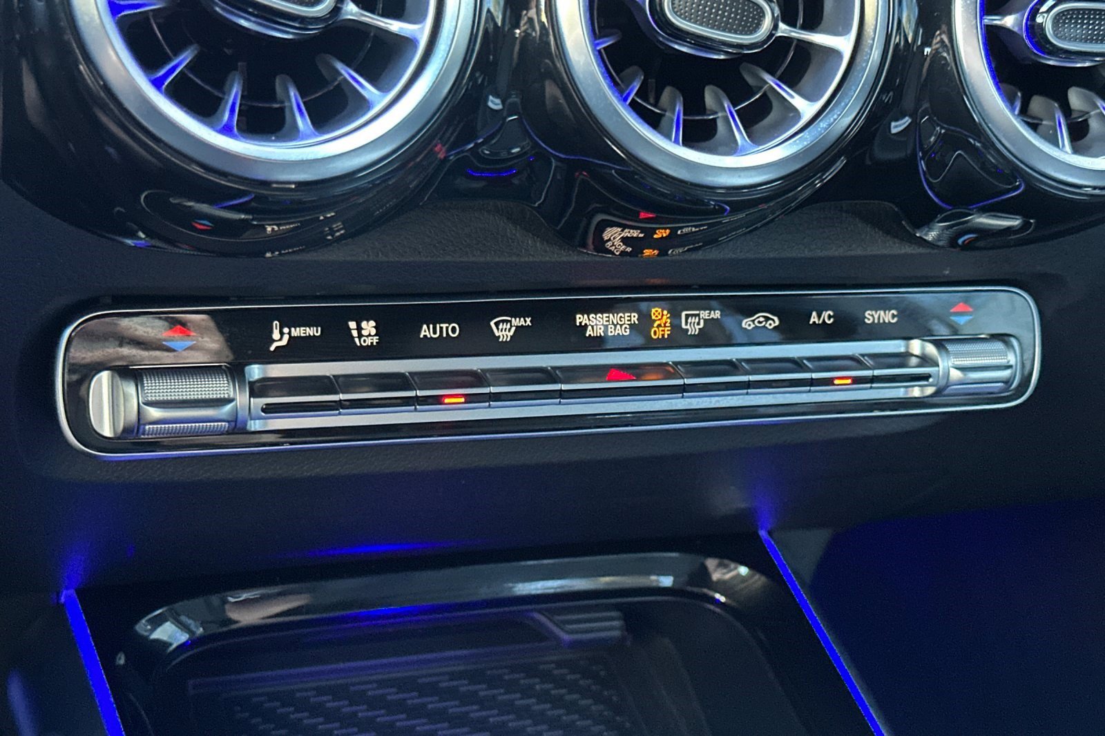 Used 2025 Mercedes-Benz GLB 250 250 image 26