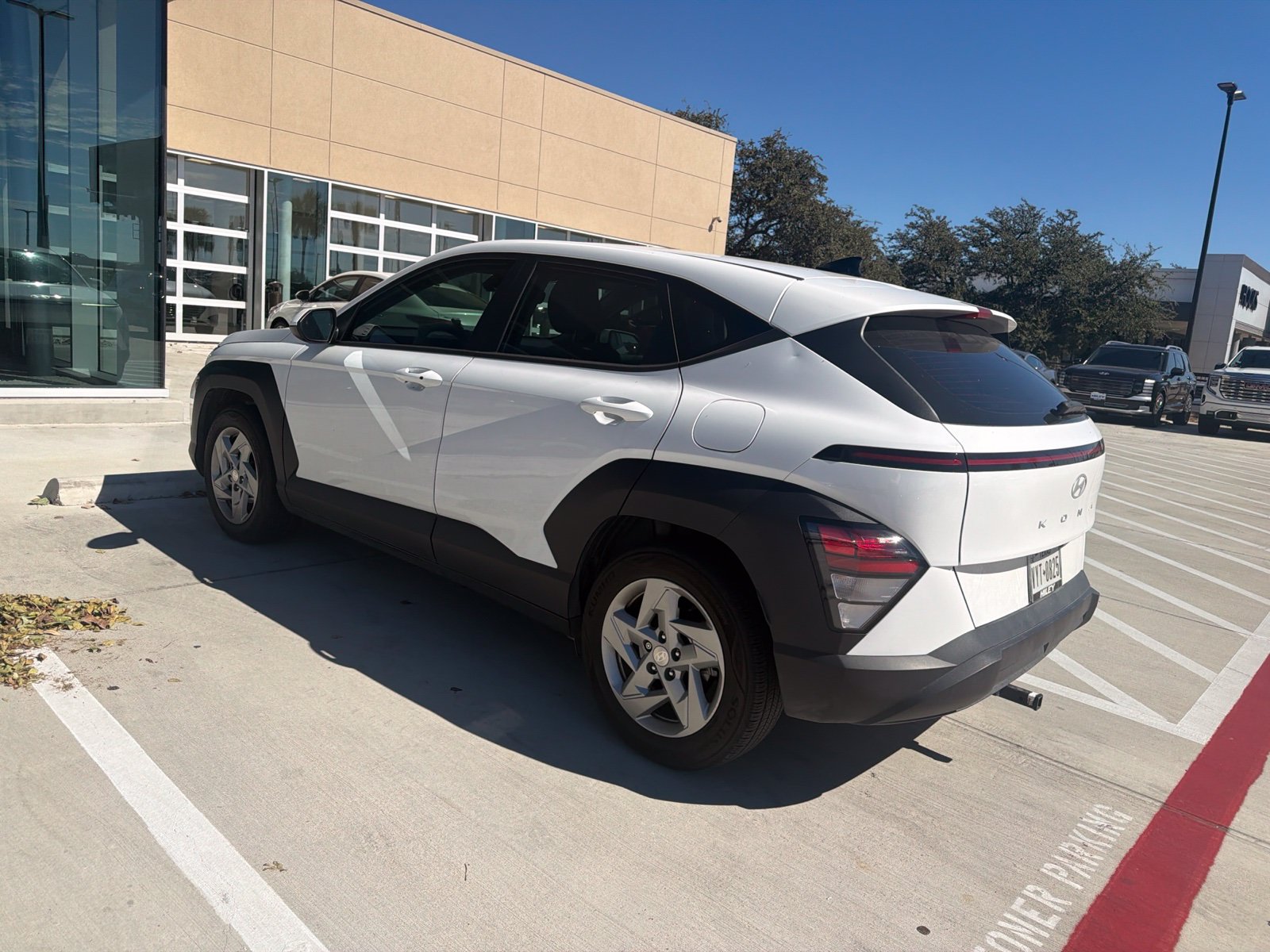 Used 2025 Hyundai Kona SE FWD image 7