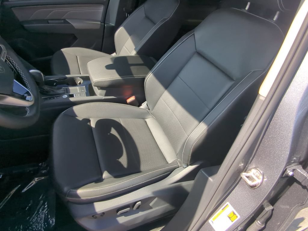 Used 2023 Volkswagen Atlas SE w/ Panoramic Sunroof Package FWD image 22