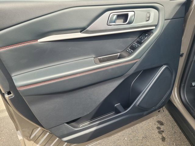 New 2026 Ford Explorer ST-Line image 8