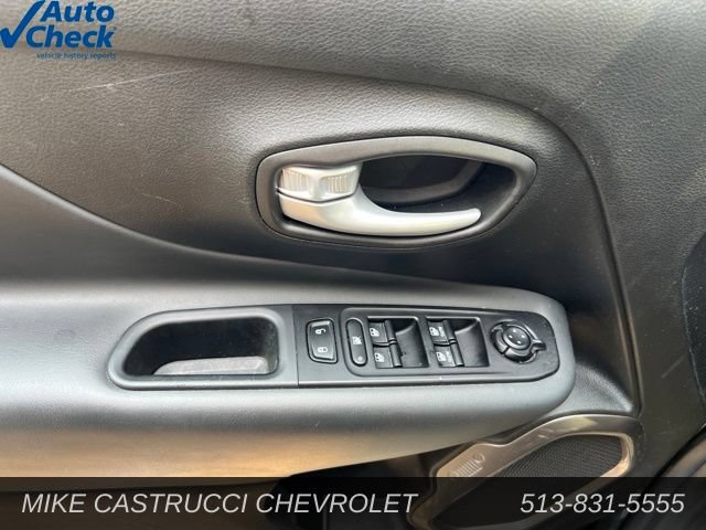 Used 2023 Jeep Renegade Latitude AWD/4WD image 8