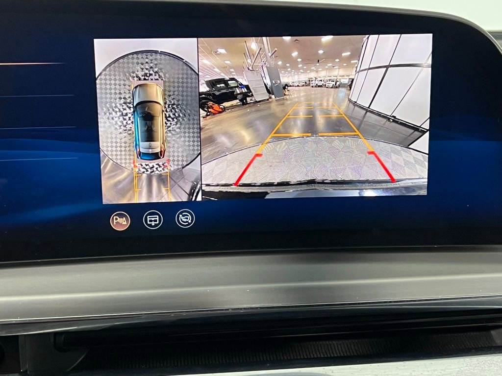 Used 2024 Cadillac Lyriq Sport image 21