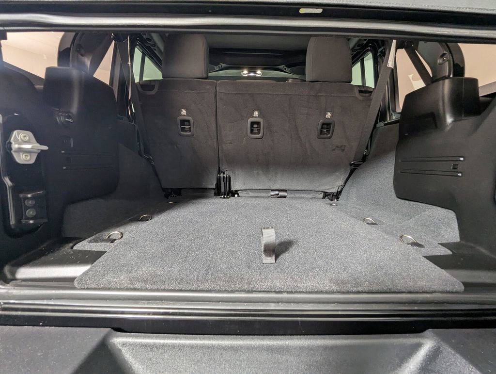 Certified 2022 Jeep Wrangler Unlimited Sport image 28