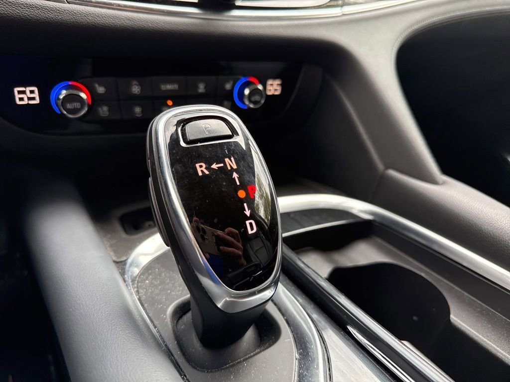 Used 2018 Buick Enclave Premium AWD/4WD image 22