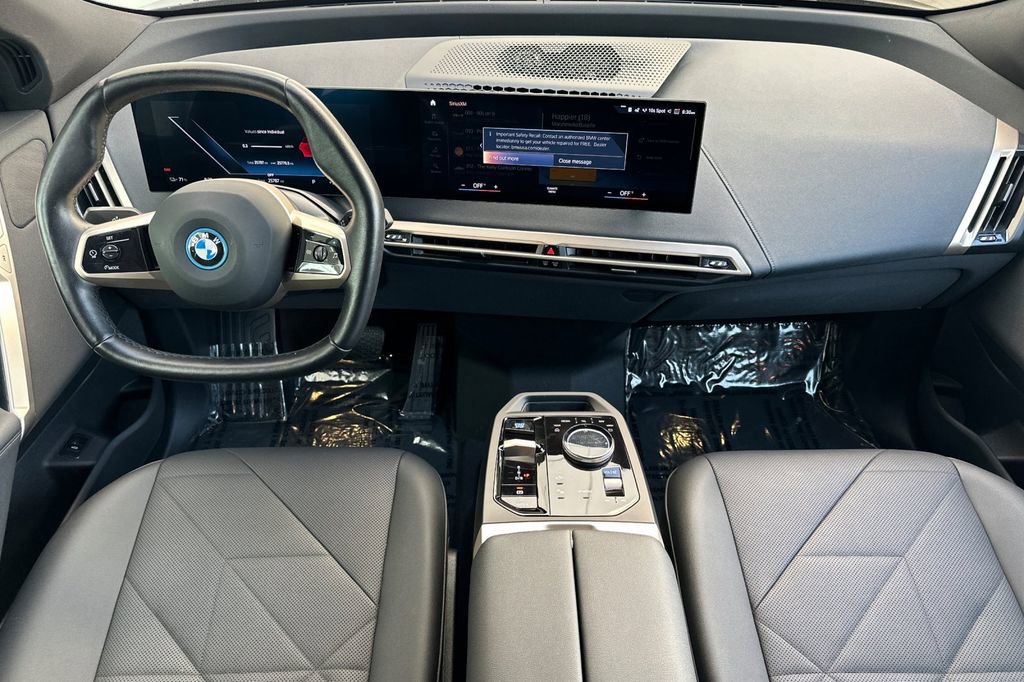 Used 2023 BMW iX xDrive50 AWD/4WD image 14