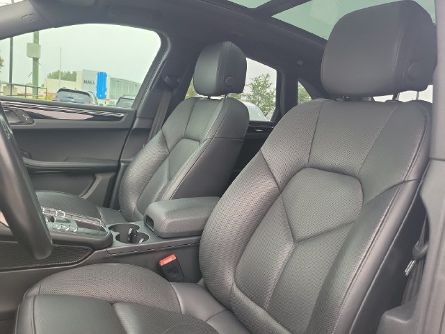 Used 2020 Porsche Macan S AWD/4WD image 12