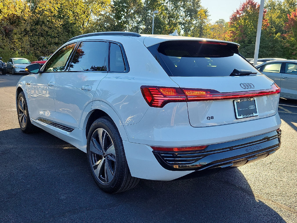 Certified 2024 Audi Q8 e-tron Premium AWD/4WD image 10