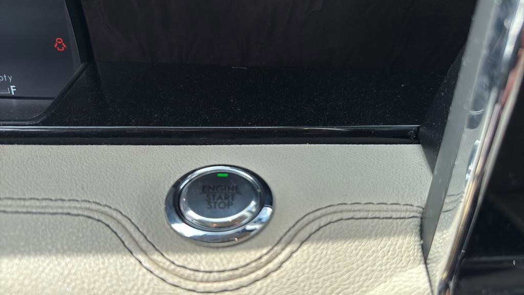 Used 2021 Lincoln Navigator Reserve AWD/4WD image 32