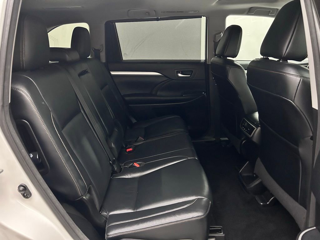 Used 2017 Toyota Highlander XLE image 18