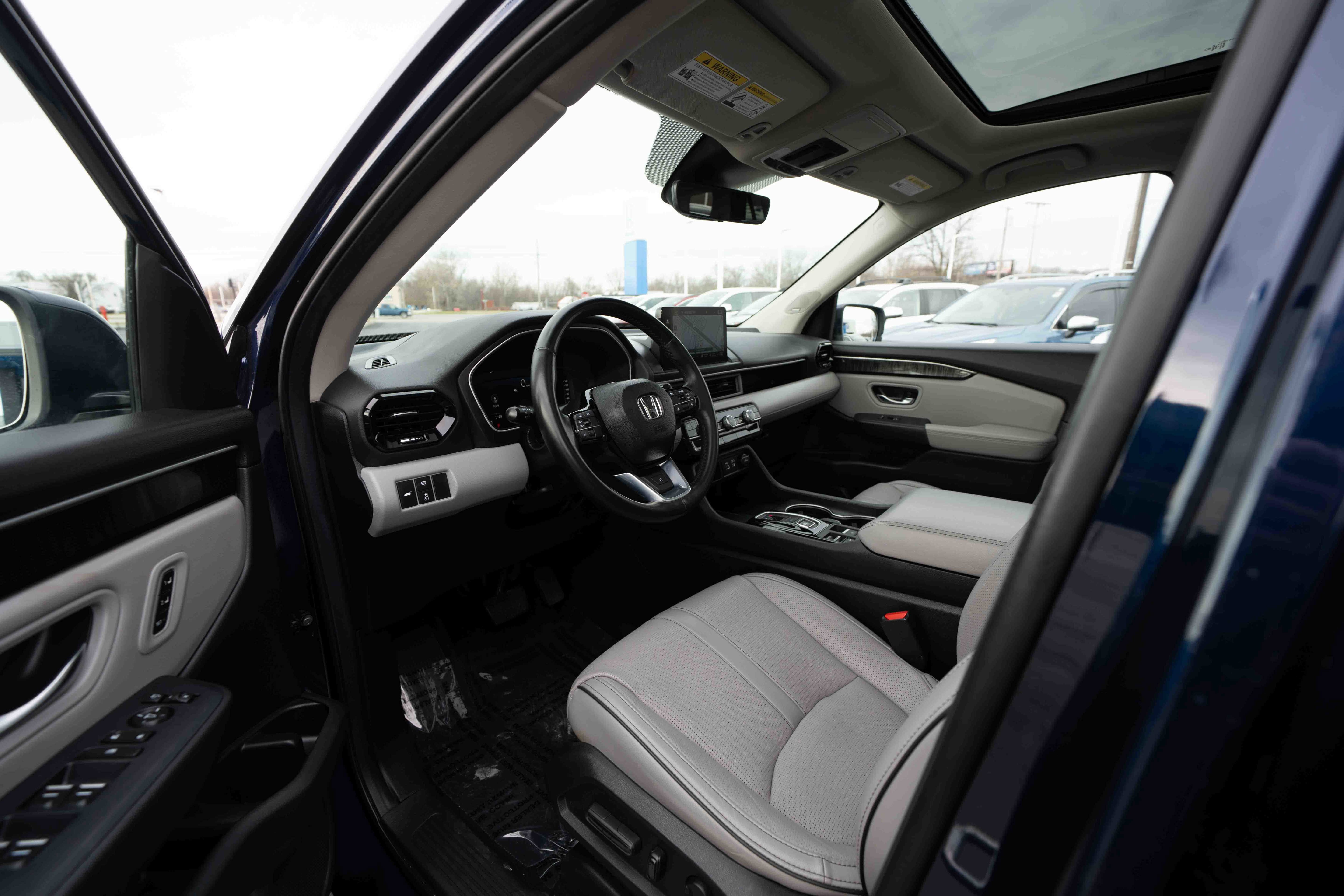 Certified 2025 Honda Pilot Elite image 8