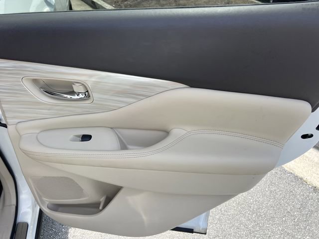 Used 2018 Nissan Murano SL w/ Moonroof Package image 17