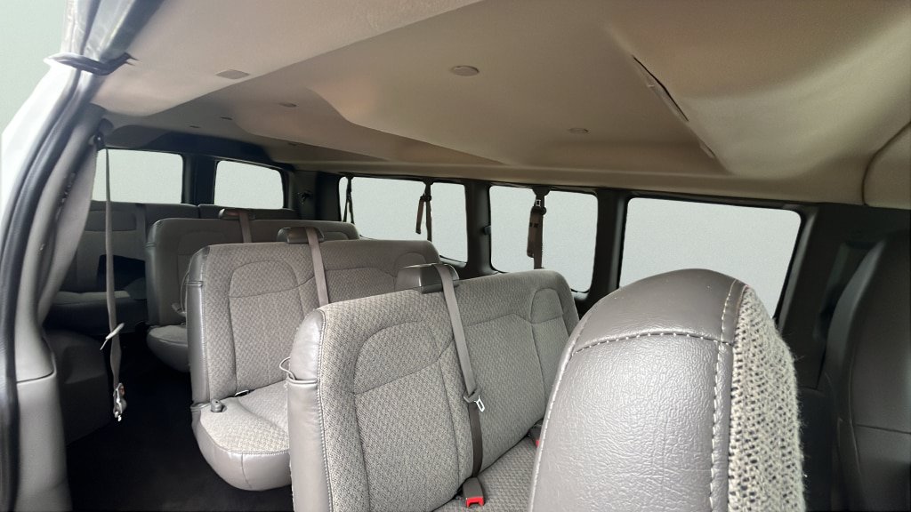 Used 2025 Chevrolet Express 3500 LT w/ LT Preferred Equipment Group RWD image 19