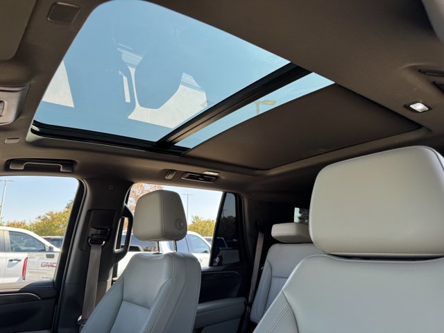 Used 2022 Chevrolet Tahoe Z71 w/ Luxury Package AWD/4WD image 34