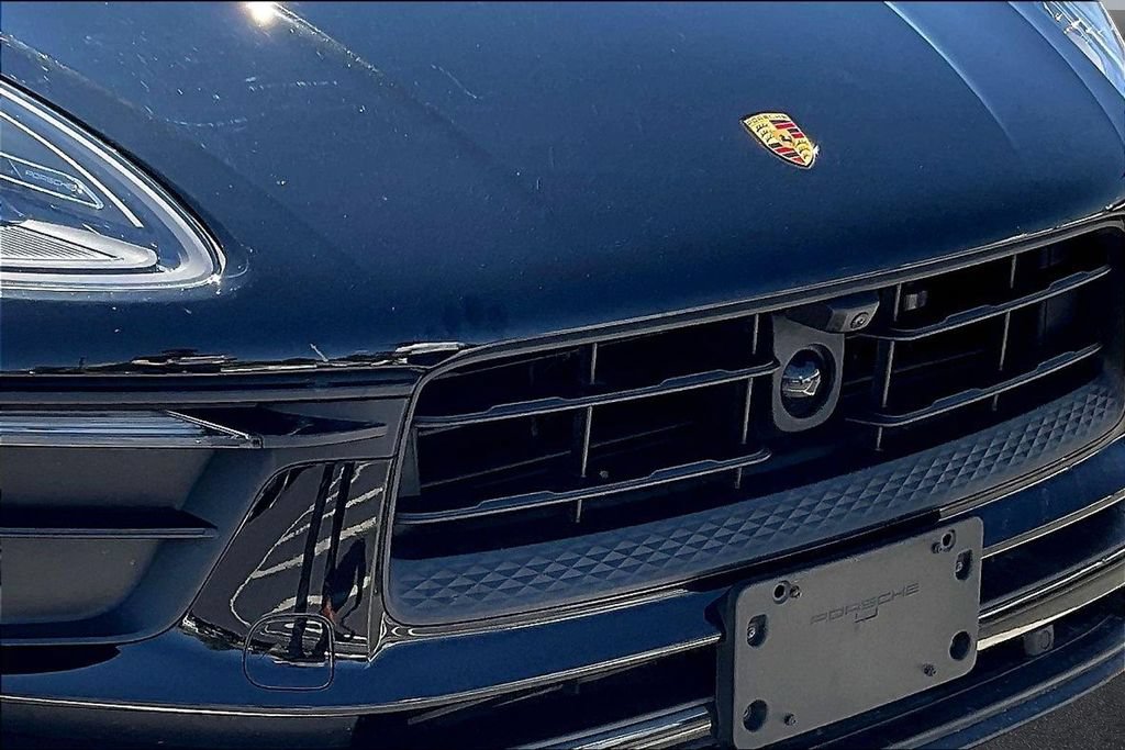 Used 2023 Porsche Macan AWD/4WD image 32