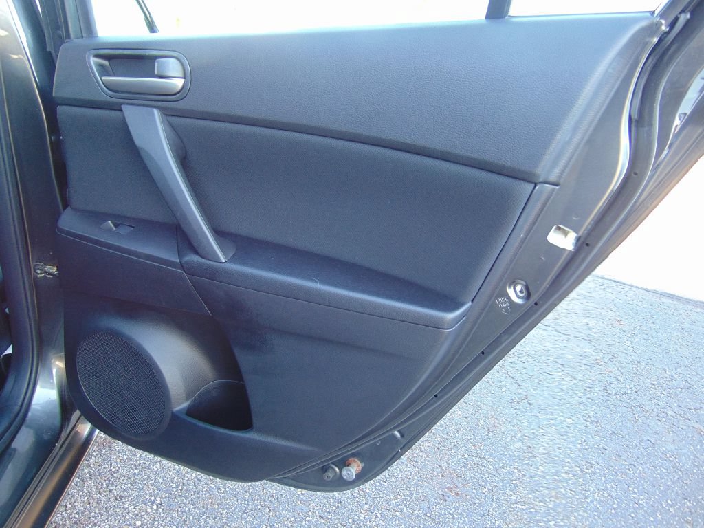 Used 2011 MAZDA MAZDA3 i Touring FWD image 22