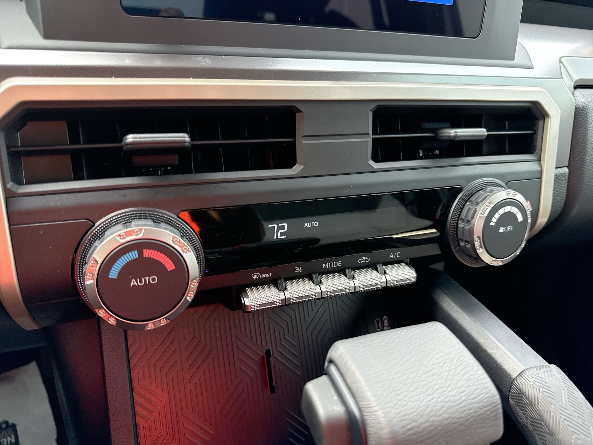 Certified 2025 Toyota Tacoma TRD Off-Road AWD/4WD image 16