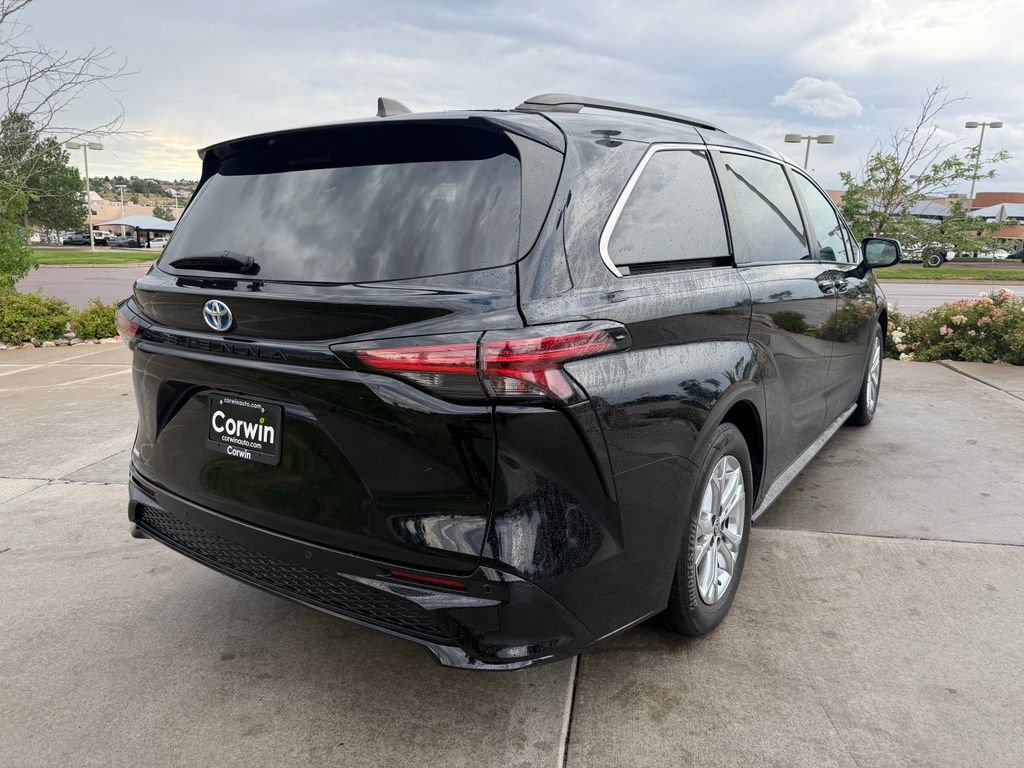 Used 2023 Toyota Sienna XSE w/ XSE Plus Package AWD/4WD image 8