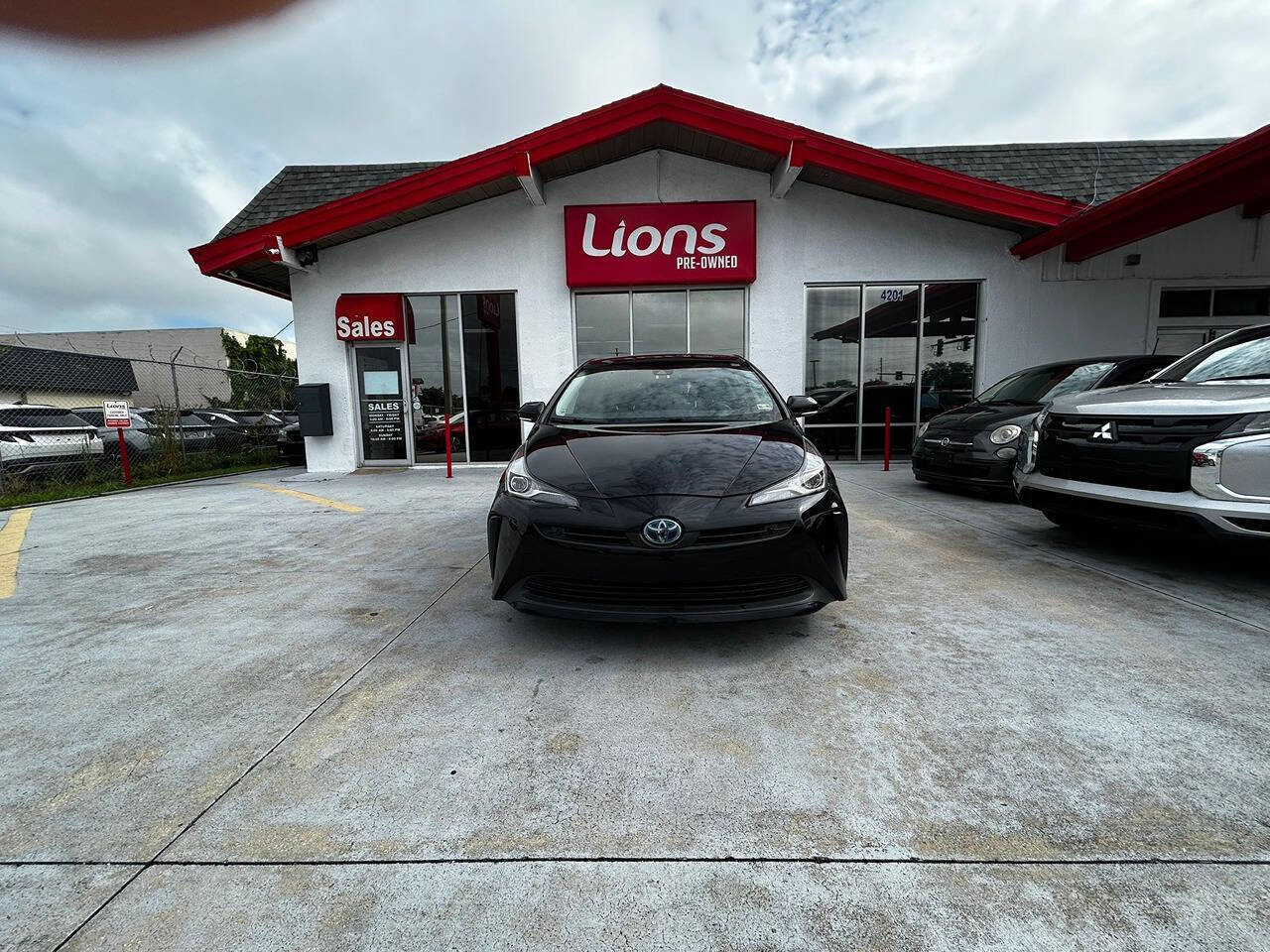 Used 2020 Toyota Prius LE