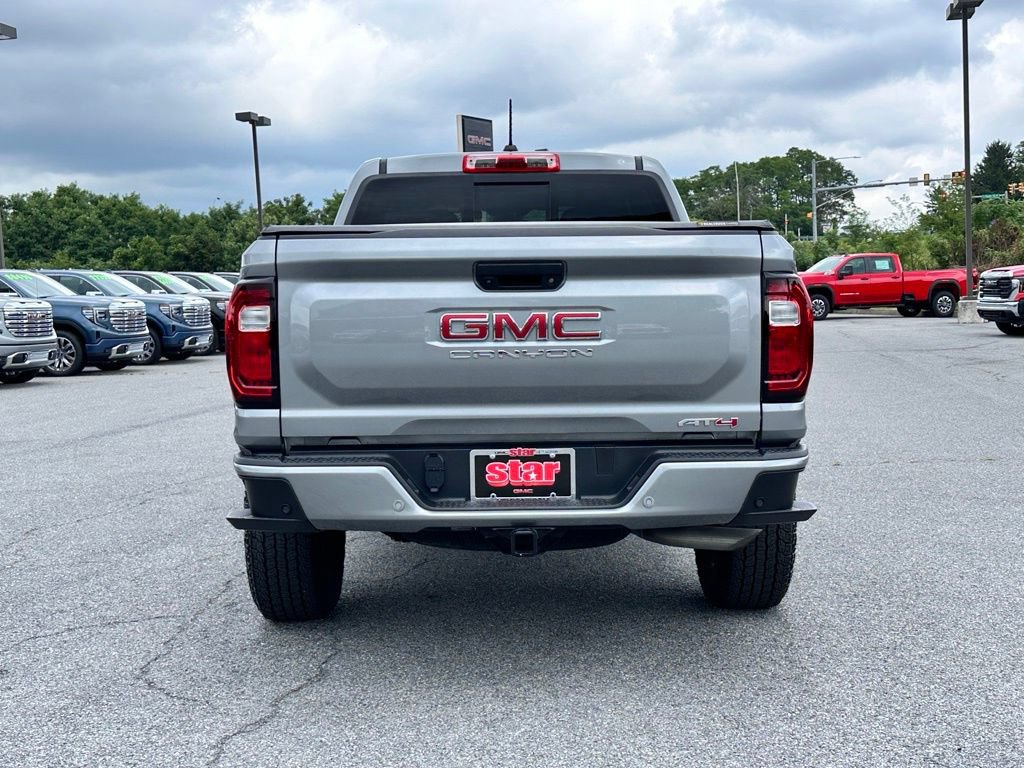 Used 2024 GMC Canyon AT4 w/ AT4 Premium Package AWD/4WD image 9