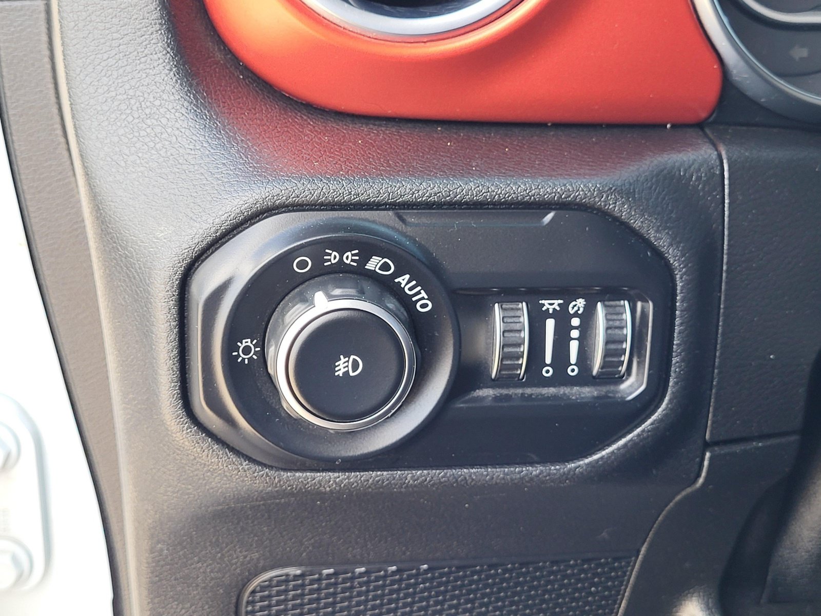 Used 2021 Jeep Wrangler Unlimited Rubicon AWD/4WD image 13