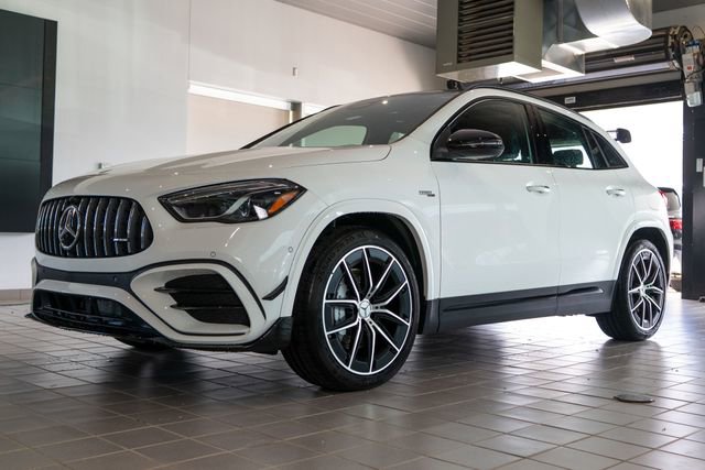 New 2026 Mercedes-Benz GLA 35 AMG 4MATIC image 3