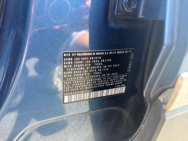 Used 2018 Volkswagen Tiguan SEL AWD/4WD image 17