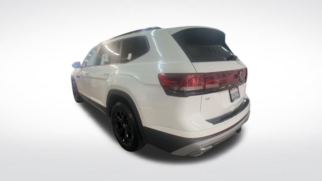 Certified 2025 Volkswagen Atlas Peak Edition SE AWD/4WD image 7