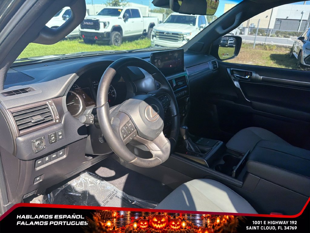 Used 2023 Lexus GX 460 w/ Black Line Special Edition AWD/4WD image 14