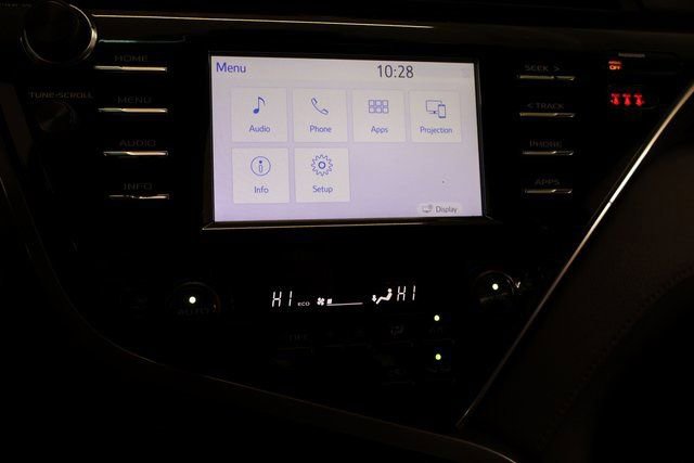 Used 2018 Toyota Camry LE image 21