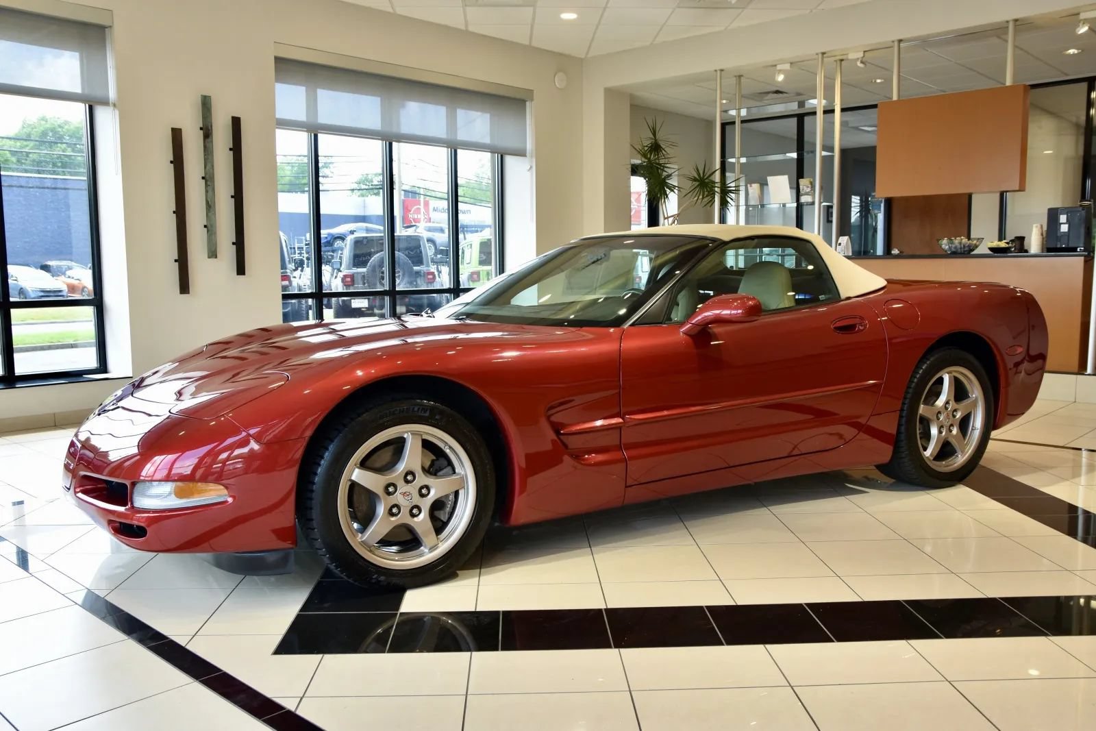 Used 2004 Chevrolet Corvette Convertible w/ Preferred Equipment Group RWD image 3