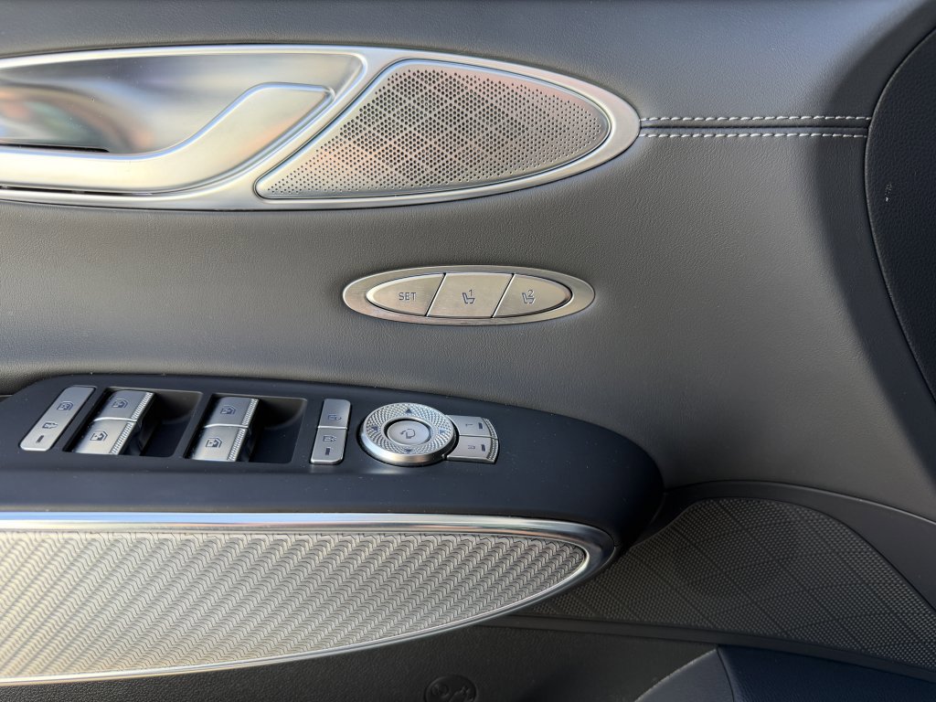 Used 2025 Genesis GV70 2.5T w/ Sport Prestige Package image 31