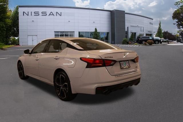 Certified 2023 Nissan Altima 2.5 SR AWD/4WD image 4