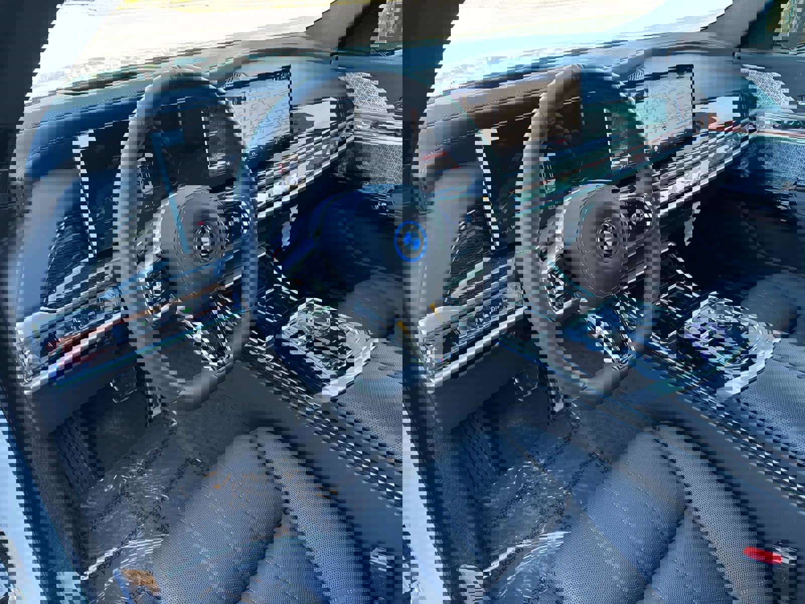 Certified 2025 BMW i7 eDrive50 w/ M Sport Package image 22